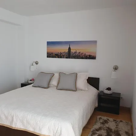 Mi Casa Su Casa *